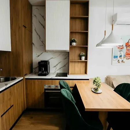 Apartment Stylish Nest At 15 Min To Center With Balcony And Ac *