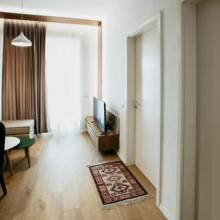 Stylish Nest At 15 Min To Center With Balcony And Ac Apartment *